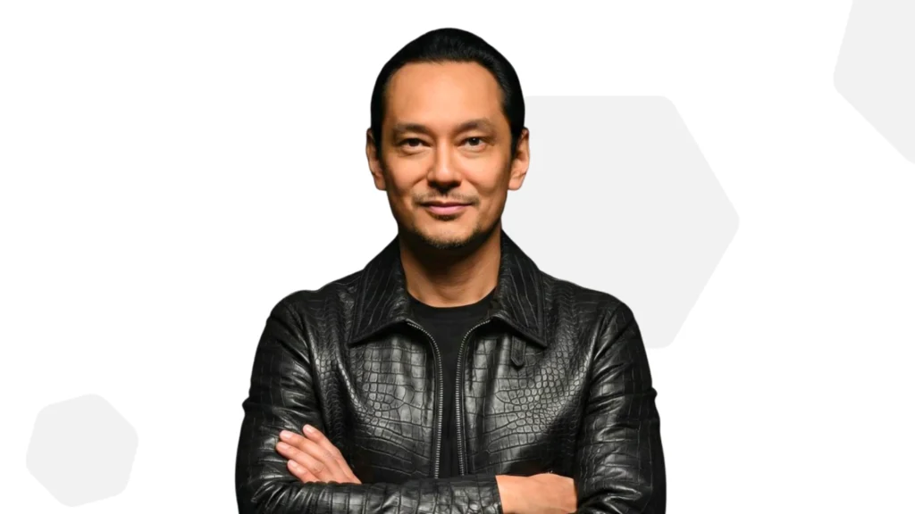 Foto do fundador Christopher Toya